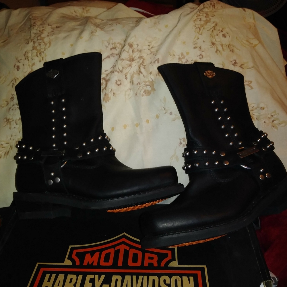 Ladies Harley Davidson boots